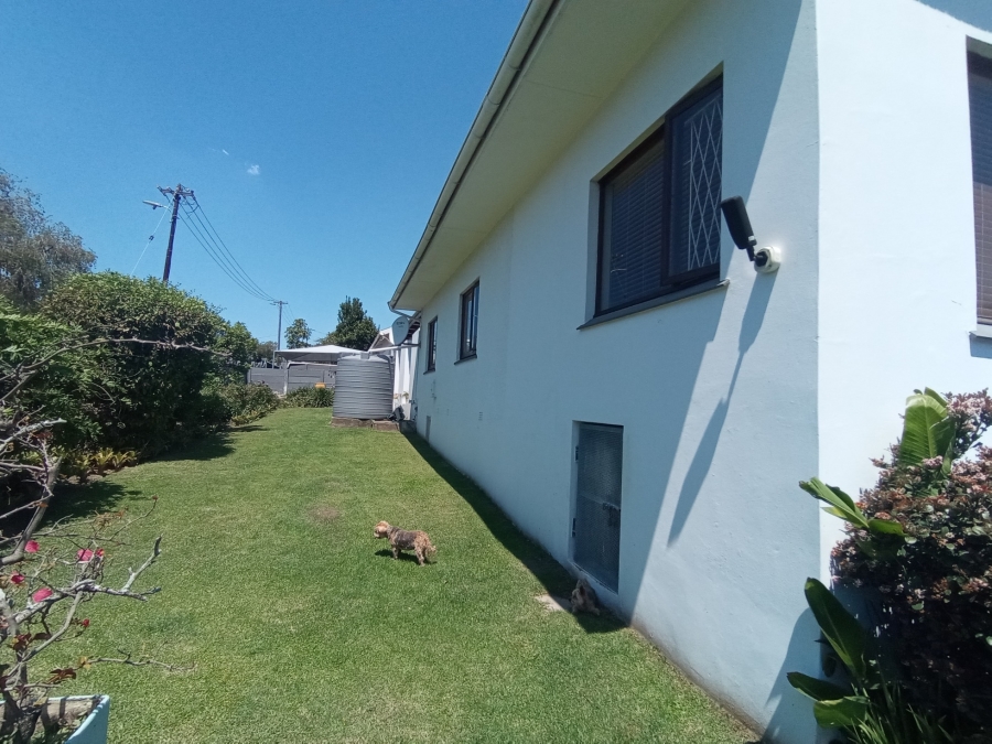 5 Bedroom Property for Sale in Berea Eastern Cape